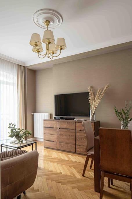 Wyzwolenia Apt , Lazienki Park & Zbawiciela Sq. 2' Warsaw Exterior photo