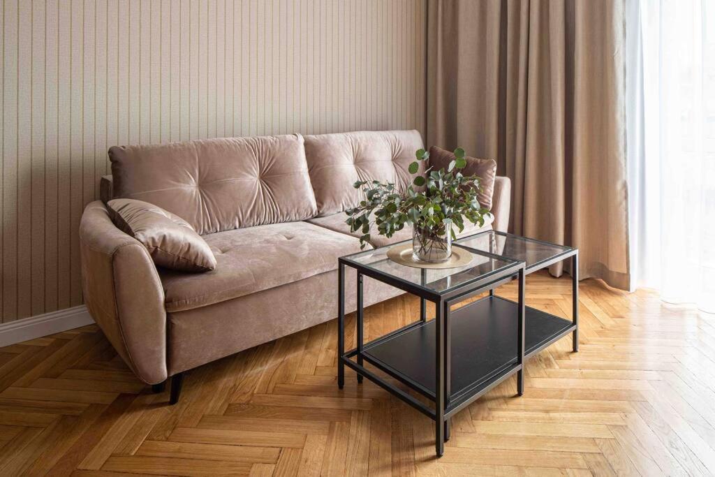 Wyzwolenia Apt , Lazienki Park & Zbawiciela Sq. 2' Warsaw Exterior photo